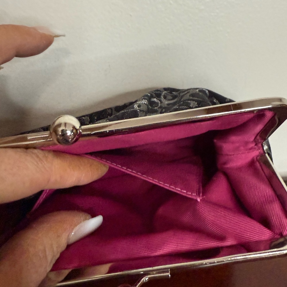Coach optic Black Logo-Print Wristlet kiss lock  Clutch with Silver Trim - Picture 13 of 14